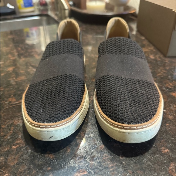 UGG® Alameda Sammy Slip-On Sneaker - Picture 3 of 11